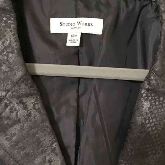 NWT~Studio Works~Gray~Size 18~Zip Front Jacket - Picture 3 of 9